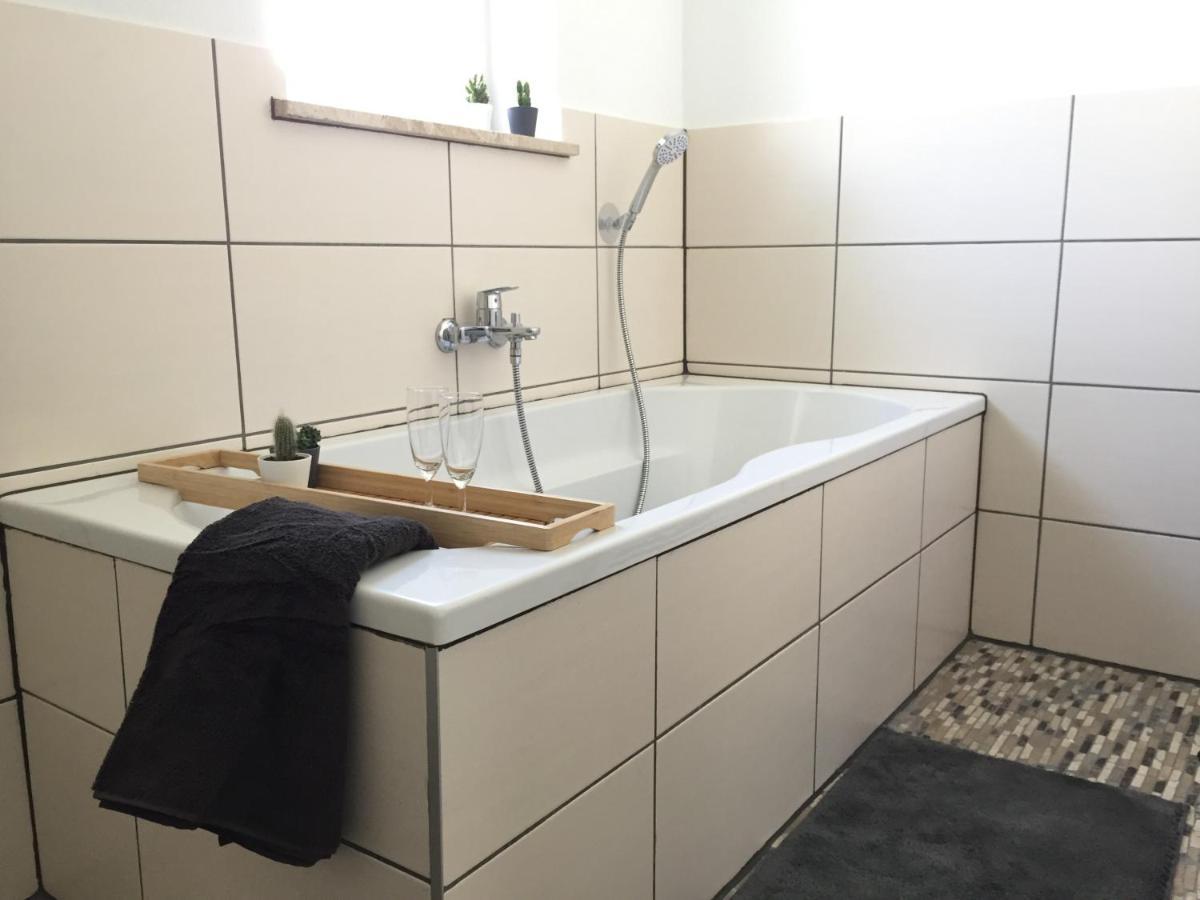 Ferienwohnung Am Bodensee- Zentrale Lage, Free Parking And Wifi, 109 M2, Privater Garten, 7 Gaeste, 2X Kingsize Boxspringbett, Familienfreundlich FDH Εξωτερικό φωτογραφία